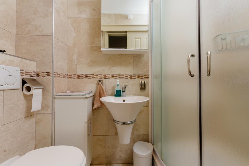Celine'S Place By The Sea Kotor Luaran gambar